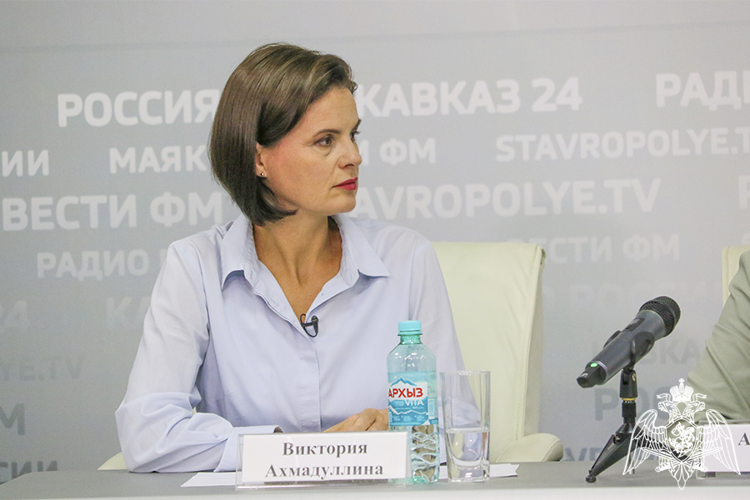 В Ставрополе офицер Росгвардии стал участником пресс-конференции по вопросам подготовки школ к учебному году