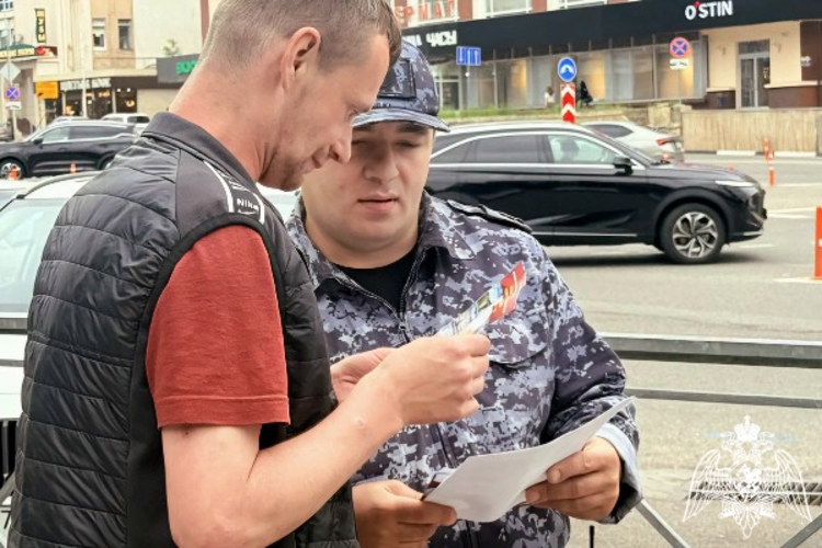 В Кисловодске сотрудники вневедомственной охраны Росгвардии провели профориентационные встречи с населением