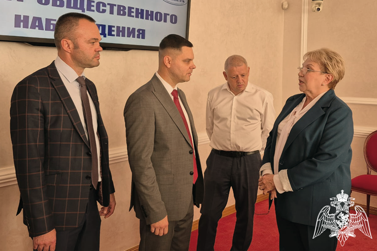 В Ставрополе заместитель начальника краевого Управления Росгвардии посетил Центр общественного наблюдения за выборами