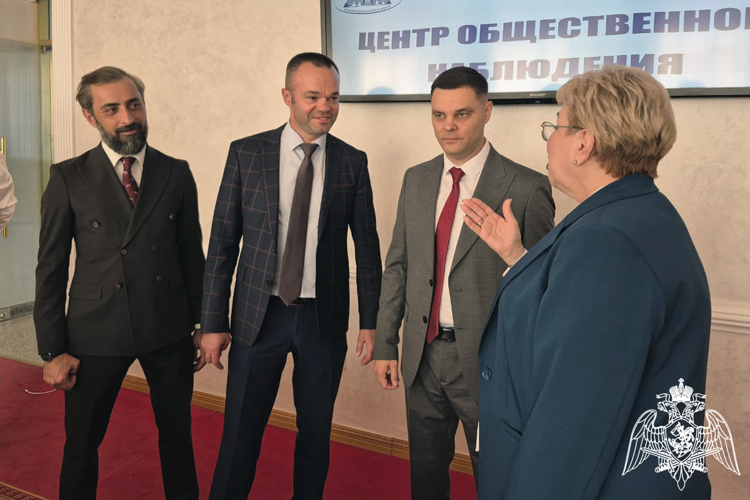 В Ставрополе заместитель начальника краевого Управления Росгвардии посетил Центр общественного наблюдения за выборами