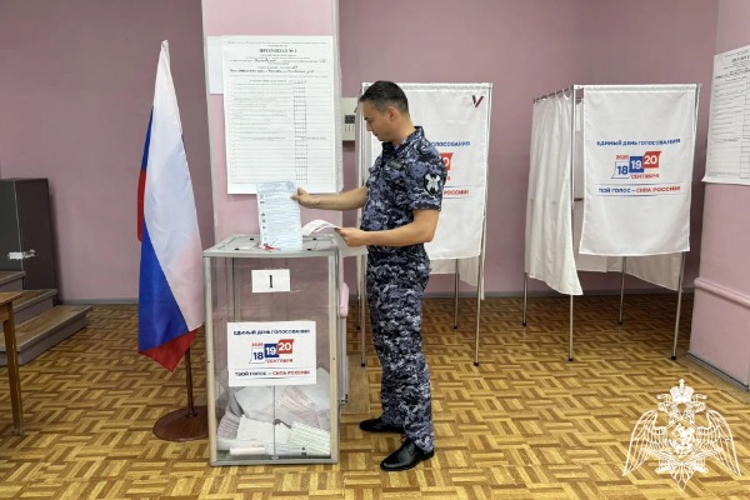 На Ставрополье личный состав Росгвардии принимает участие в Едином дне голосования