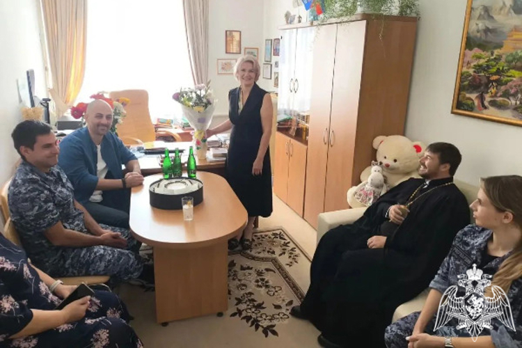 На Ставрополье росгвардейцы поздравили воспитанников подшефной школы-интерната с Днем знаний