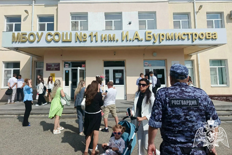 На Ставрополье росгвардейцы обеспечили охрану общественного порядка в ходе Дня знаний