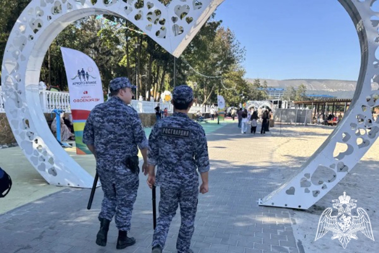 В Кисловодске сотрудники Росгвардии обеспечили безопасность во время празднования Дня города