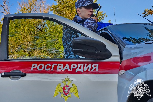 В Невинномысске росгвардейцы помогли потерявшей ориентирование пожилой женщине