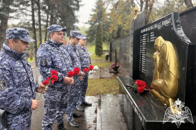 Росгвардейцы Ставрополья почтили память павших воинов в День белых журавлей