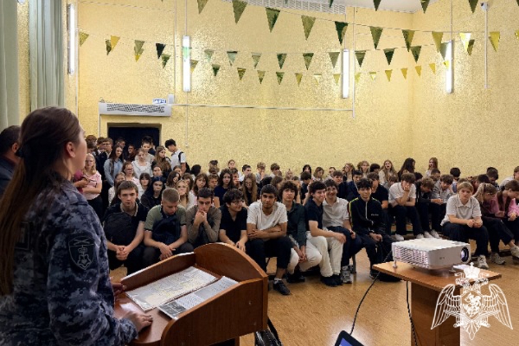 Росгвардейцы Ставрополья провели уроки Мужества для школьников